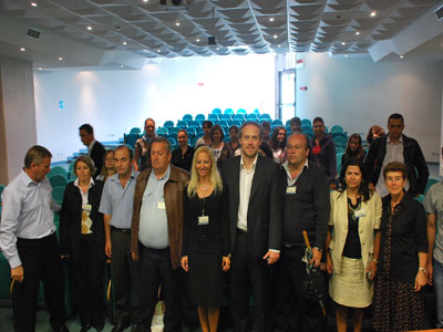 Foto di gruppo con tutti i partecipanti